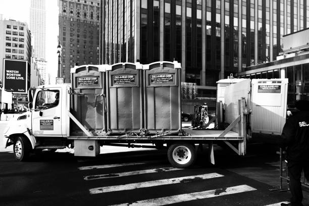Best Porta potty rental near me  in Windsor, MO